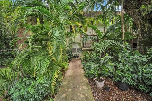 2324 Van Buren Street 204, Hollywood, FL 33020