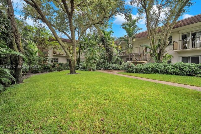 2324 Van Buren Street 204, Hollywood, FL 33020