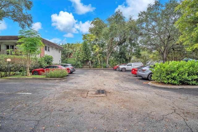 2324 Van Buren Street 204, Hollywood, FL 33020