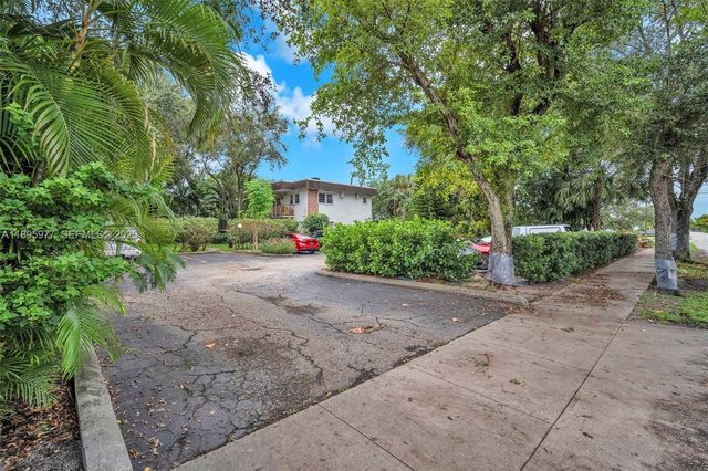 2324 Van Buren Street 204, Hollywood, FL 33020