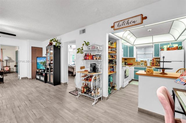 2324 Van Buren Street 204, Hollywood, FL 33020