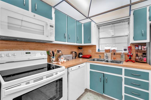 2324 Van Buren Street 204, Hollywood, FL 33020