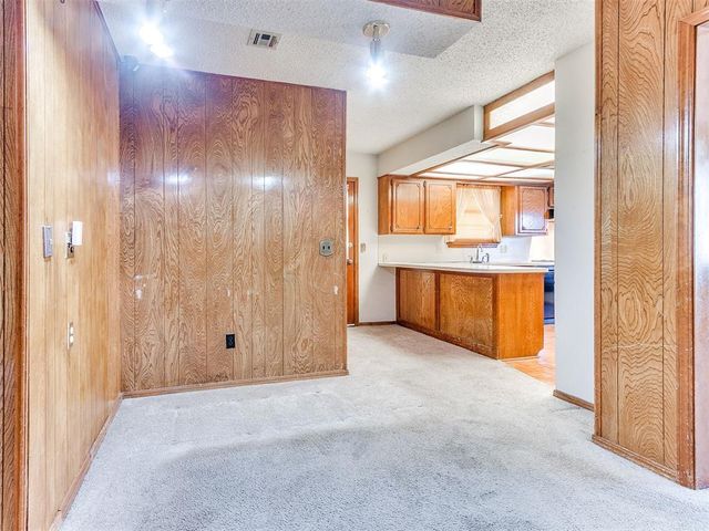 5725 N Rhode Island Avenue, Oklahoma City, OK 73111