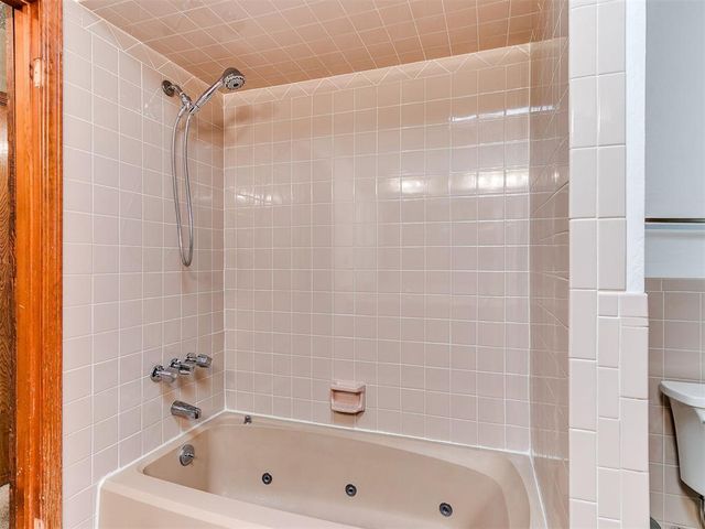 5725 N Rhode Island Avenue, Oklahoma City, OK 73111