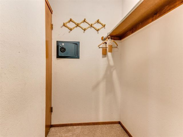 5725 N Rhode Island Avenue, Oklahoma City, OK 73111