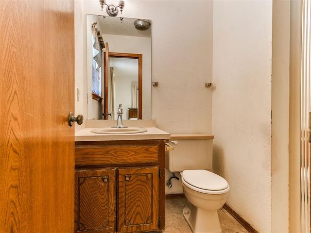 5725 N Rhode Island Avenue, Oklahoma City, OK 73111