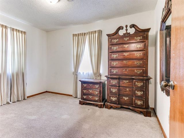 5725 N Rhode Island Avenue, Oklahoma City, OK 73111