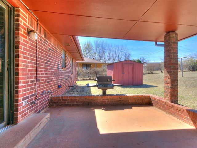 5725 N Rhode Island Avenue, Oklahoma City, OK 73111