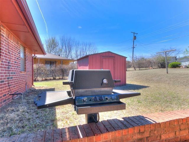 5725 N Rhode Island Avenue, Oklahoma City, OK 73111