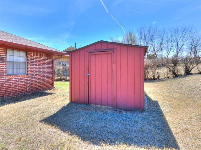 5725 N Rhode Island Avenue, Oklahoma City, OK 73111