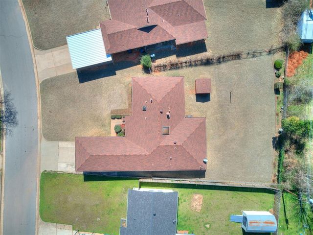 5725 N Rhode Island Avenue, Oklahoma City, OK 73111