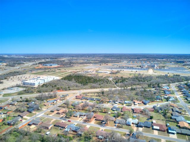 5725 N Rhode Island Avenue, Oklahoma City, OK 73111