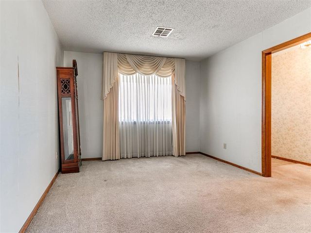 5725 N Rhode Island Avenue, Oklahoma City, OK 73111