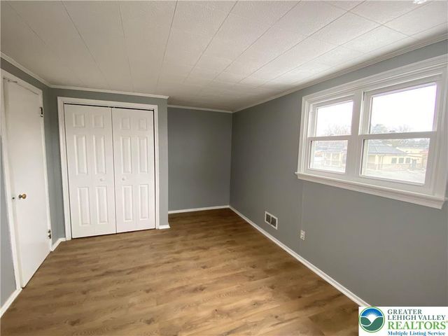 2121 Schoenersville Road, Bethlehem City, PA 18018