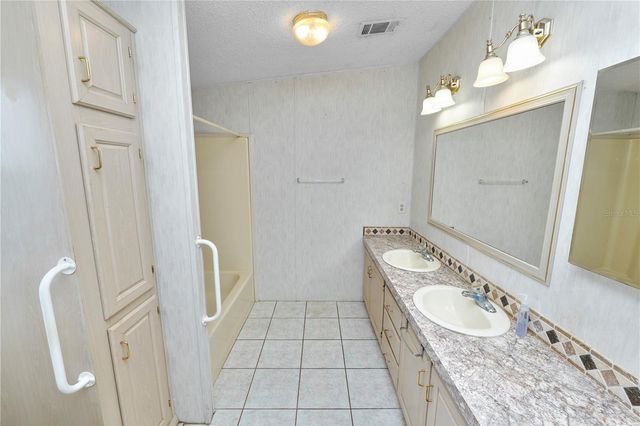 3562 LAZY LAKE DRIVE N, Lakeland, FL 33801