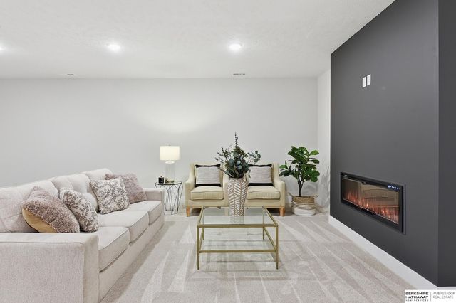 6328 N 208 Street, Elkhorn, NE 68022