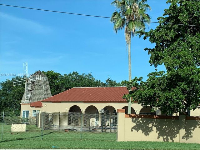 8710 SW 3rd Street 104, Pembroke Pines, FL 33025