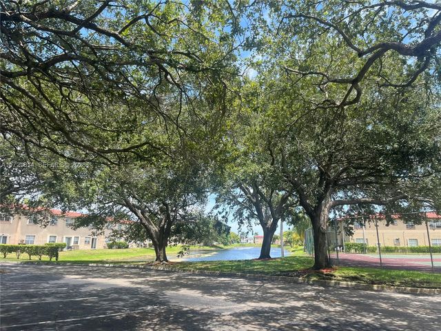 8710 SW 3rd Street 104, Pembroke Pines, FL 33025