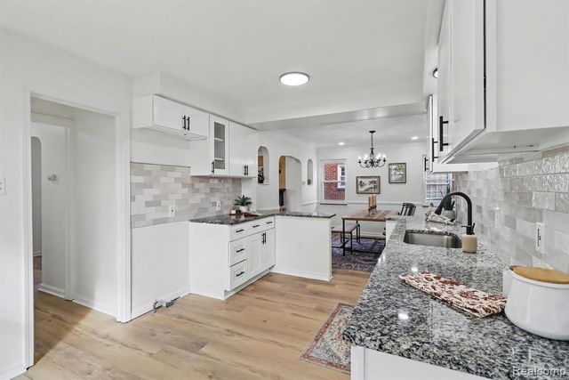 18428 Snowden Street, Detroit, MI 48235