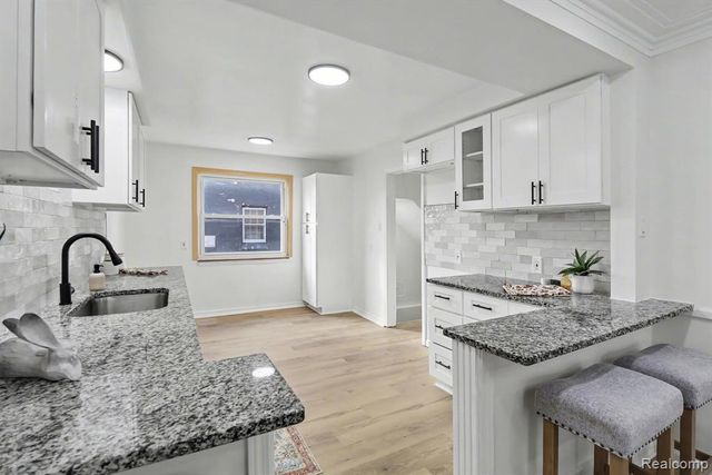 18428 Snowden Street, Detroit, MI 48235