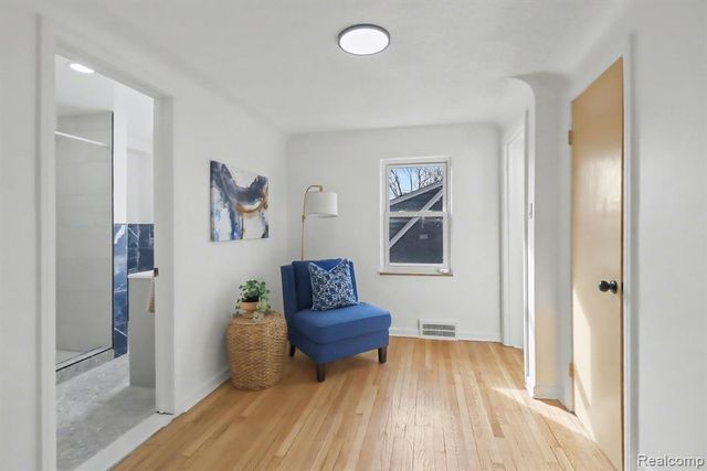 18428 Snowden Street, Detroit, MI 48235