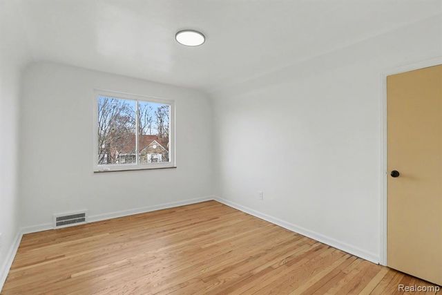 18428 Snowden Street, Detroit, MI 48235