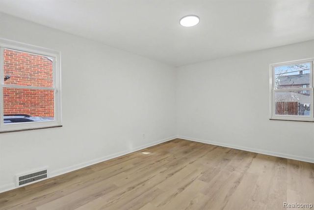 18428 Snowden Street, Detroit, MI 48235