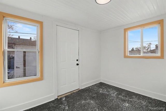 18428 Snowden Street, Detroit, MI 48235