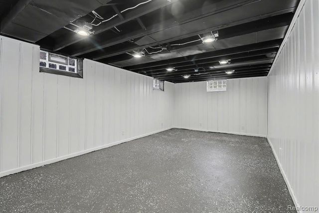 18428 Snowden Street, Detroit, MI 48235