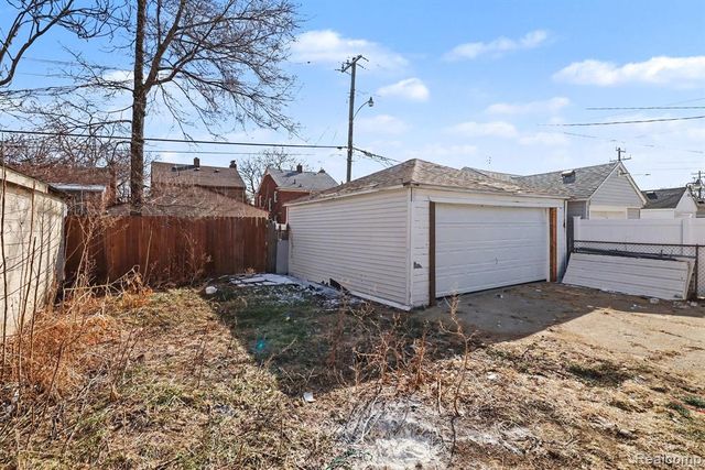 18428 Snowden Street, Detroit, MI 48235