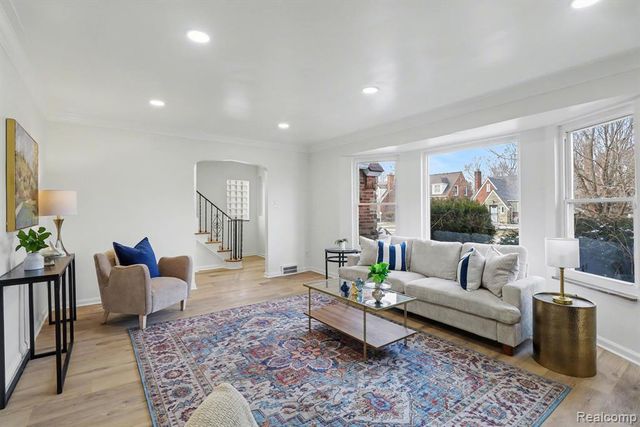 18428 Snowden Street, Detroit, MI 48235