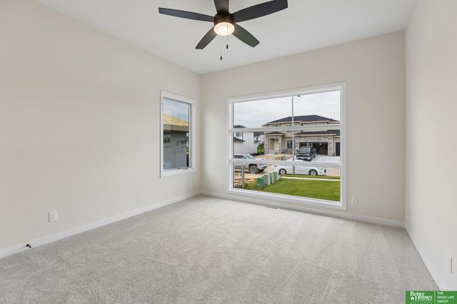 10709 S 219th Avenue, Gretna, NE 68028