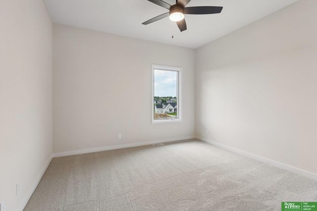10709 S 219th Avenue, Gretna, NE 68028