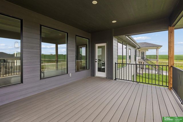 10709 S 219th Avenue, Gretna, NE 68028