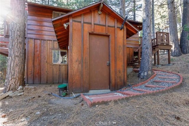 31321 Circle View, Running Springs, CA 92382