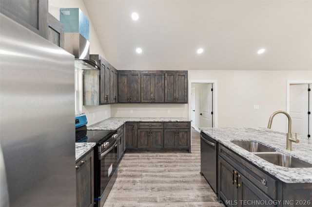 239 E 500 Road, Pryor, OK 74361