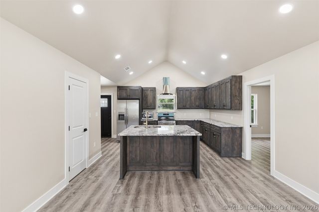 239 E 500 Road, Pryor, OK 74361