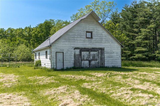 12238 Jennings Road, Linden, MI 48451