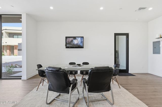 6525 E CAVE CREEK Road 105, Cave Creek, AZ 85331