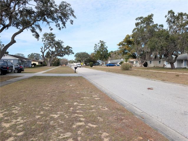 17 E BAY STREET, Davenport, FL 33837