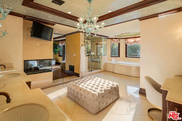 617 N Alpine Drive, Beverly Hills, CA 90210