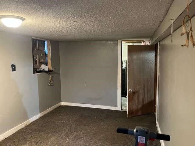 4300 NE 27th Street, Des Moines, IA 50317