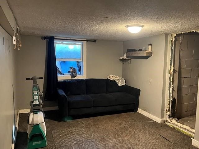 4300 NE 27th Street, Des Moines, IA 50317