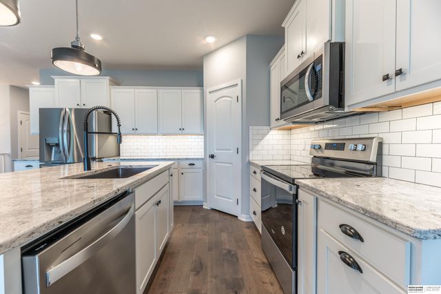 4213 S 213th Street, Omaha, NE 68022