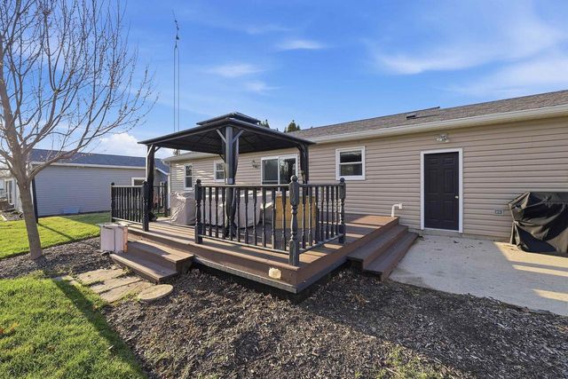 407 Eilbes Avenue, Beaver Dam, WI 53916