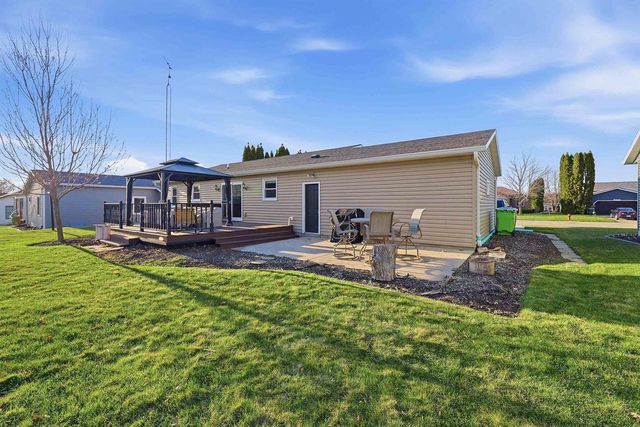 407 Eilbes Avenue, Beaver Dam, WI 53916