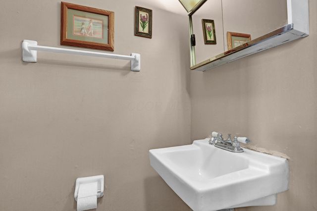 4880 Berryhill Court, Columbus, OH 43230