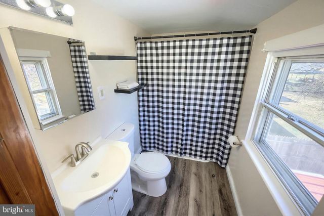 120 CHARLES AVE, Hanover, PA 17331