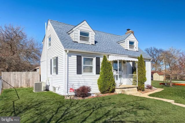 120 CHARLES AVE, Hanover, PA 17331