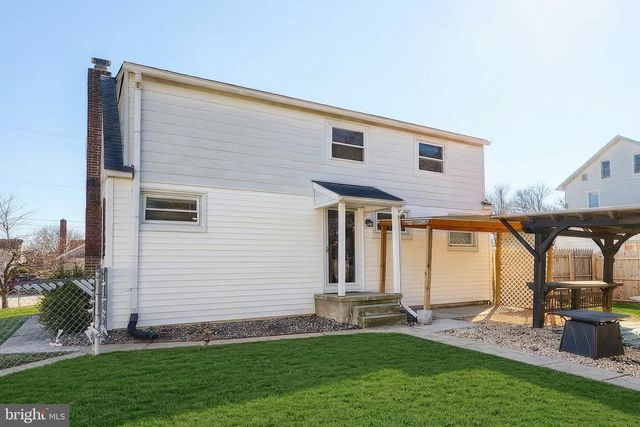 120 CHARLES AVE, Hanover, PA 17331